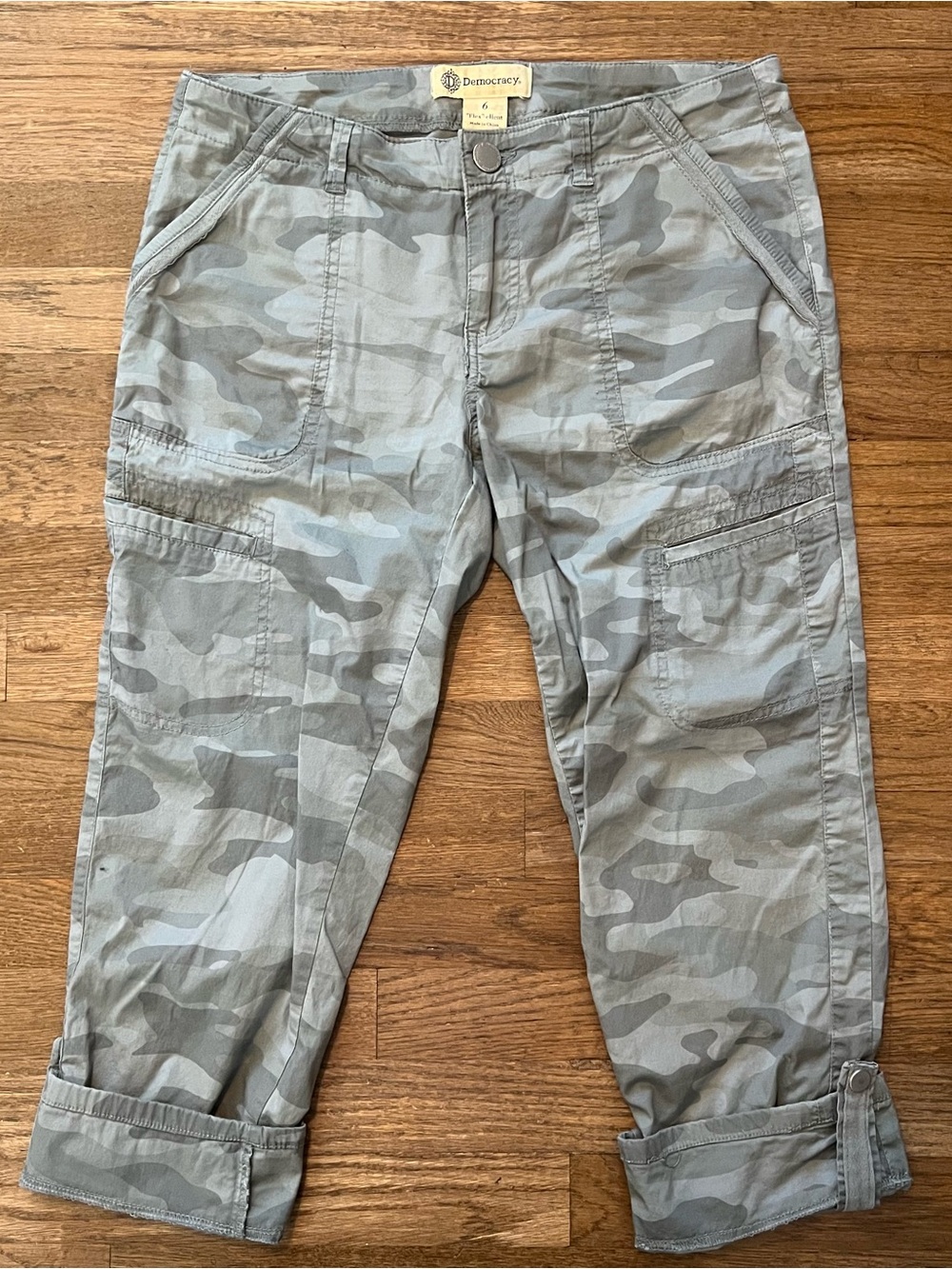 Democracy Capri Ankle Womens Camouflage Jeans Size 6 Flex - excellent
